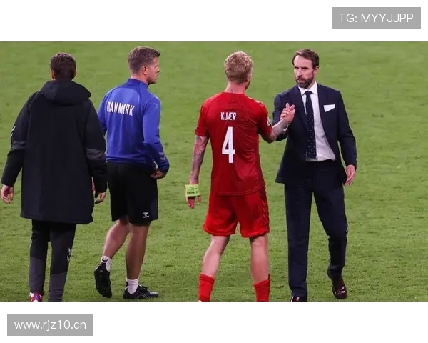 卢克巴背后踢人却未判点引争议 卢克巴背后踢人却未判点引争议